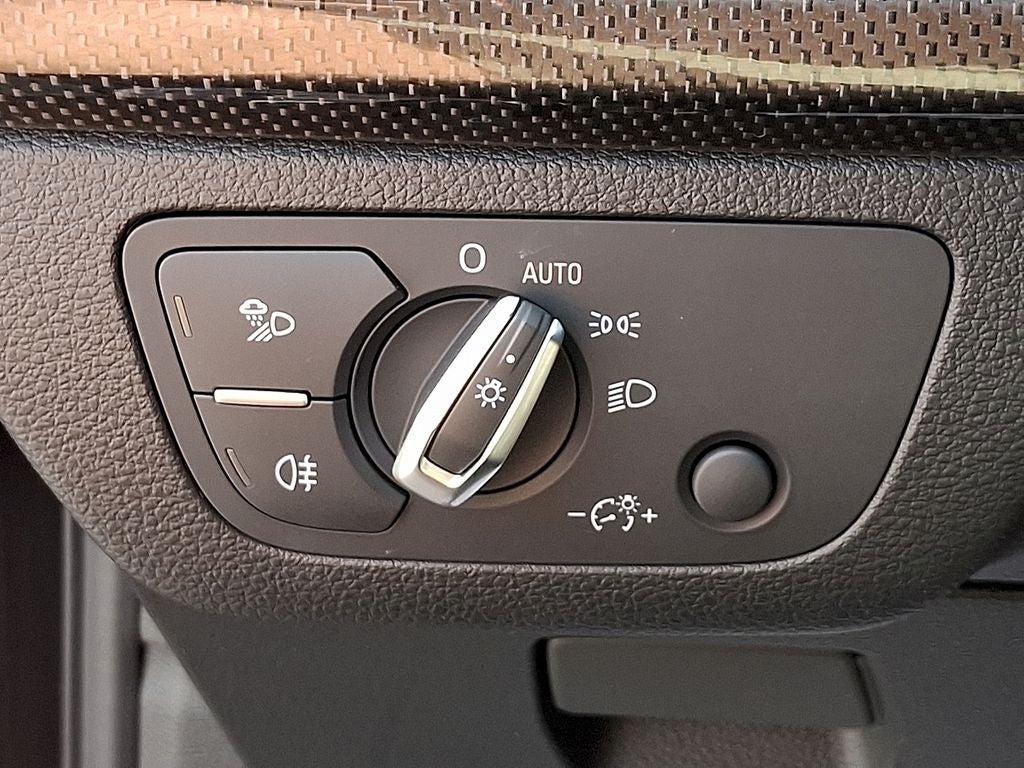2023 Audi SQ5 Premium Plus quattro