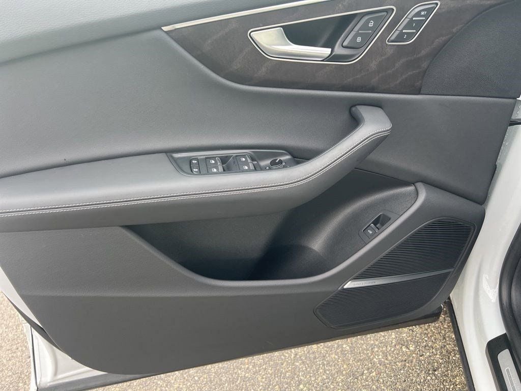 2023 Audi Q8 55 Premium Plus quattro