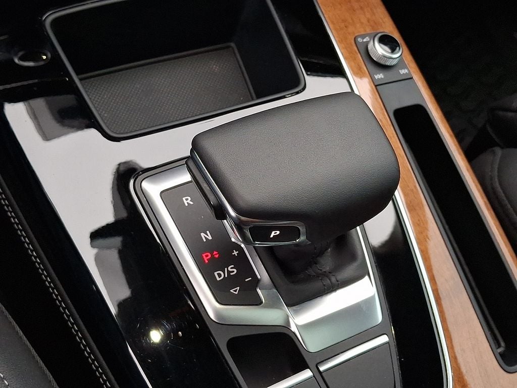 2023 Audi Q5 45 S line Prestige quattro