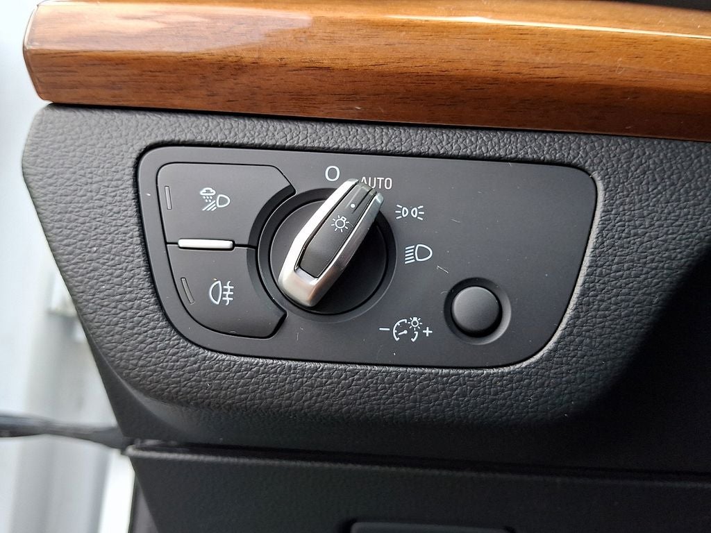 2023 Audi Q5 45 S line Premium quattro