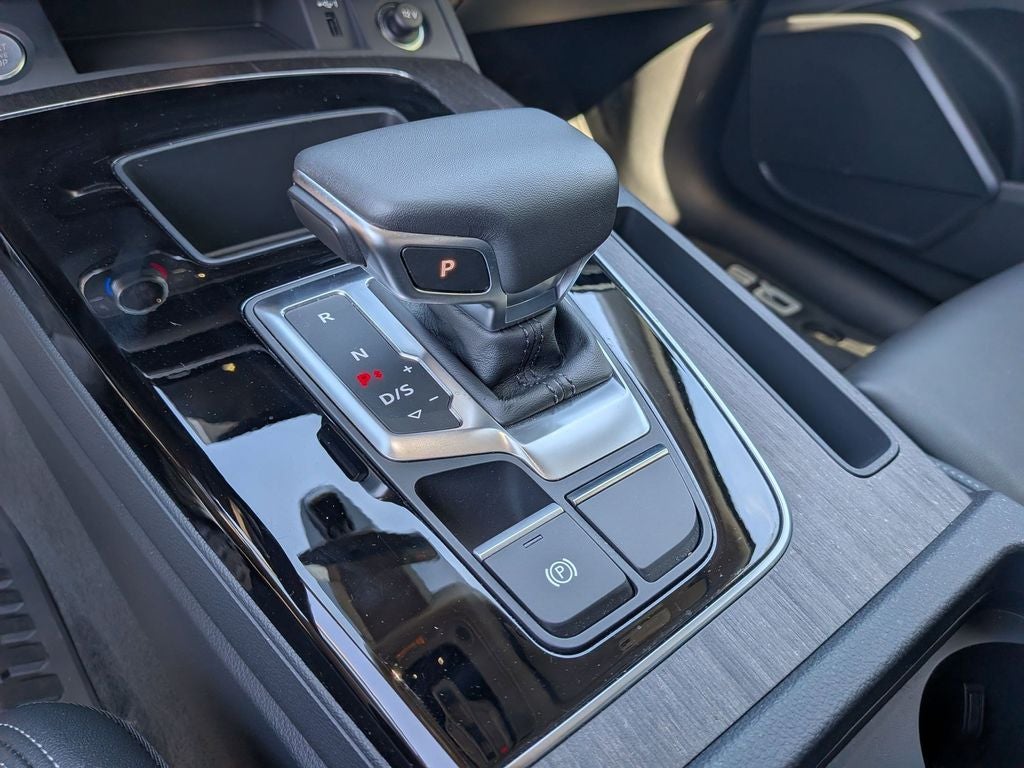 2024 Audi Q5 45 S line Premium quattro