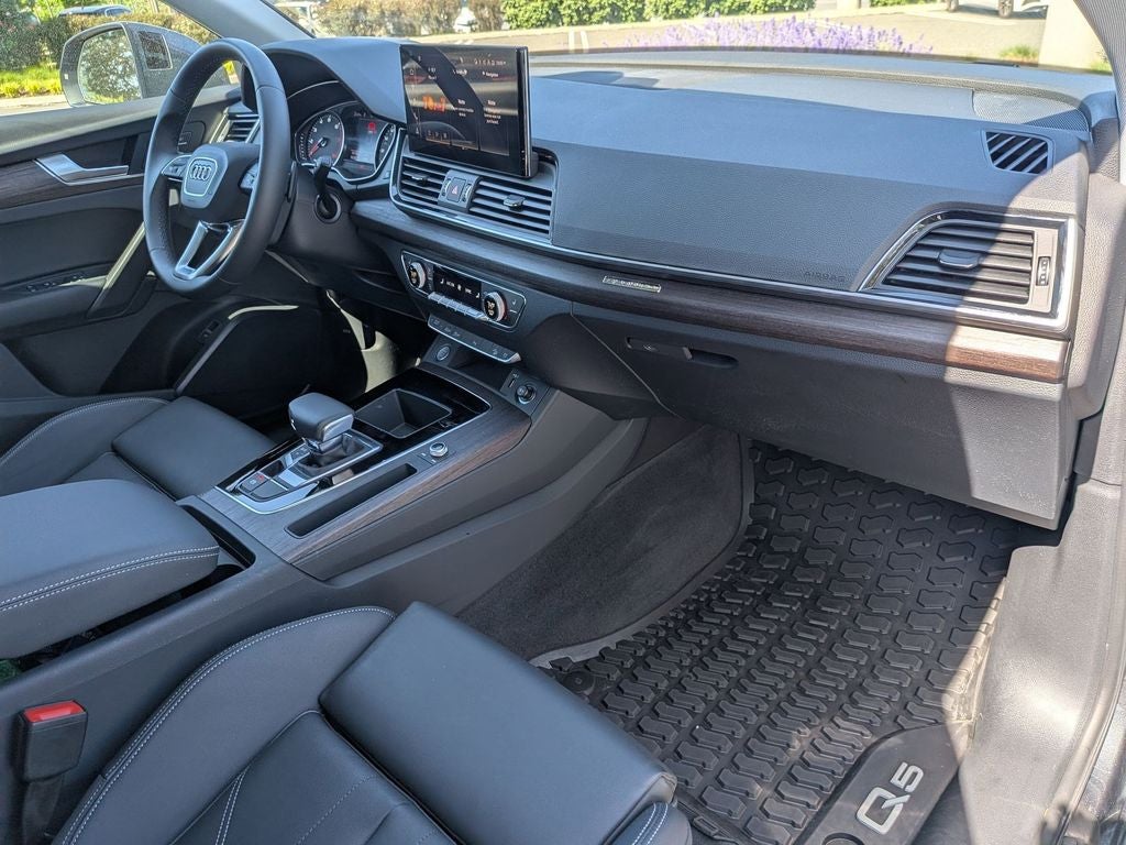 2024 Audi Q5 45 S line Premium quattro