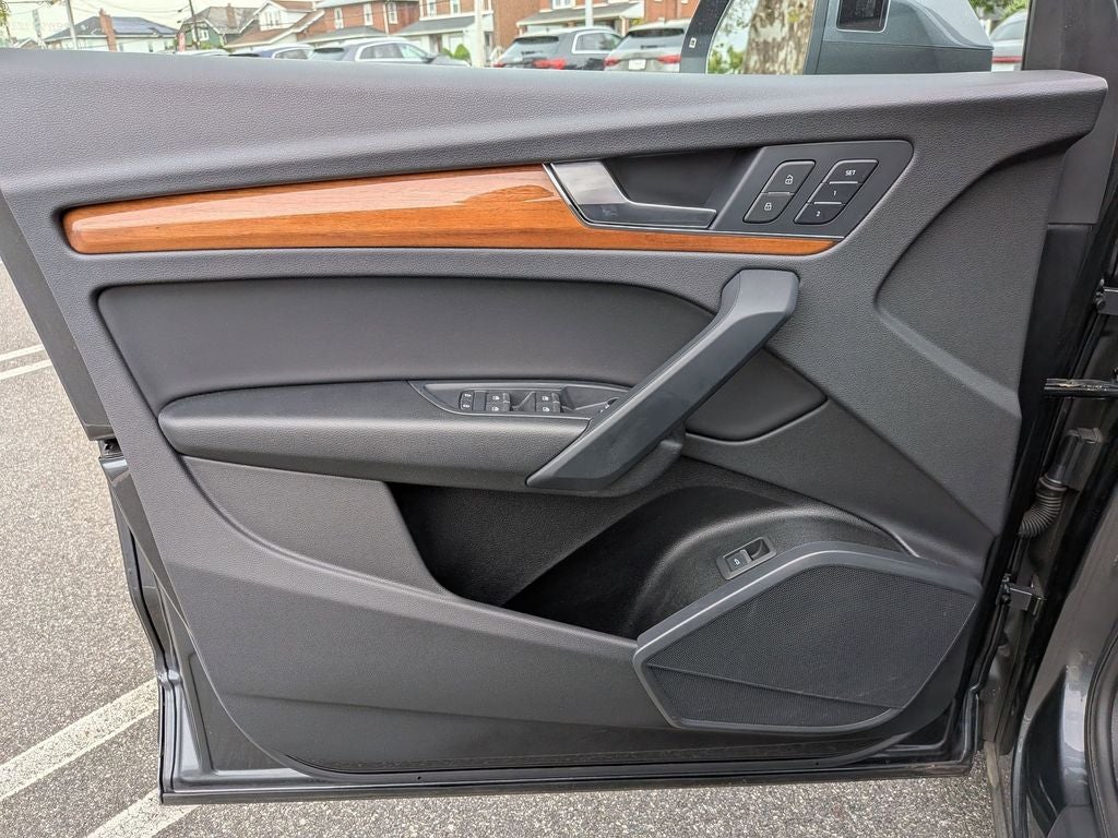 2023 Audi Q5 45 S line Premium quattro