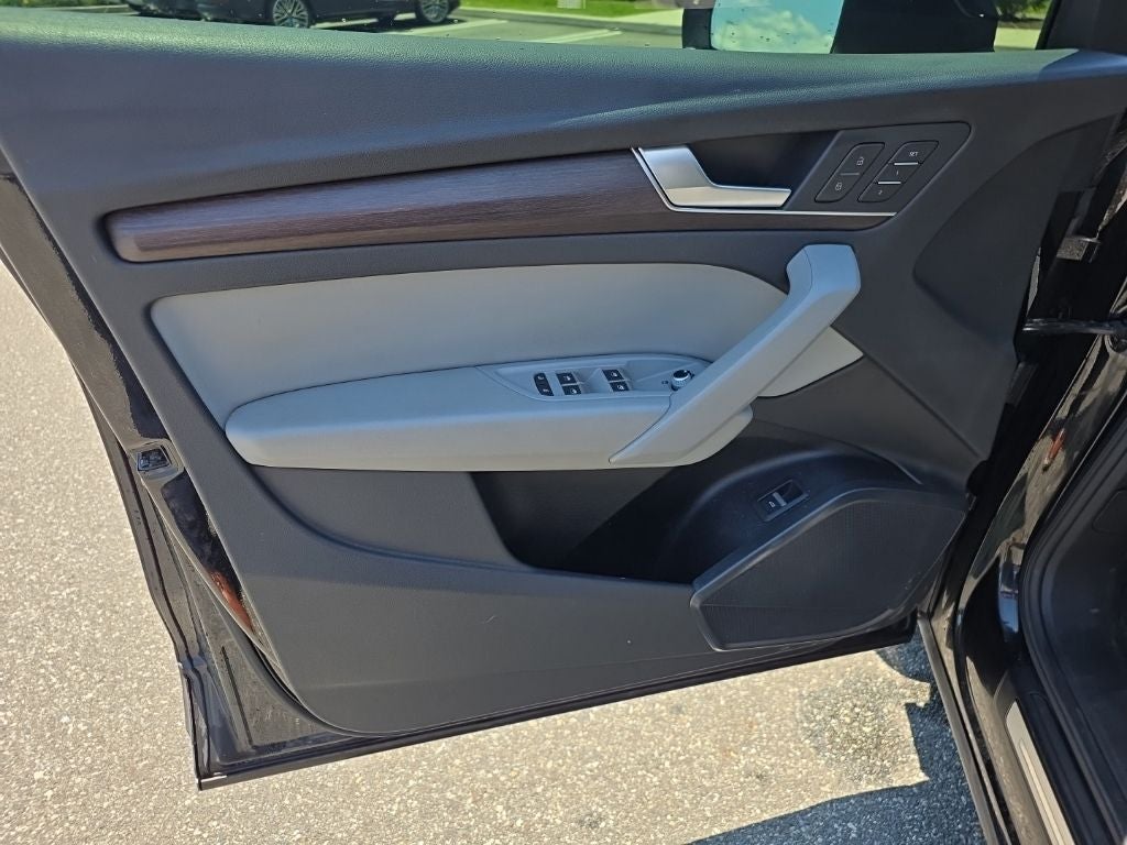 2022 Audi Q5 45 S line Premium quattro