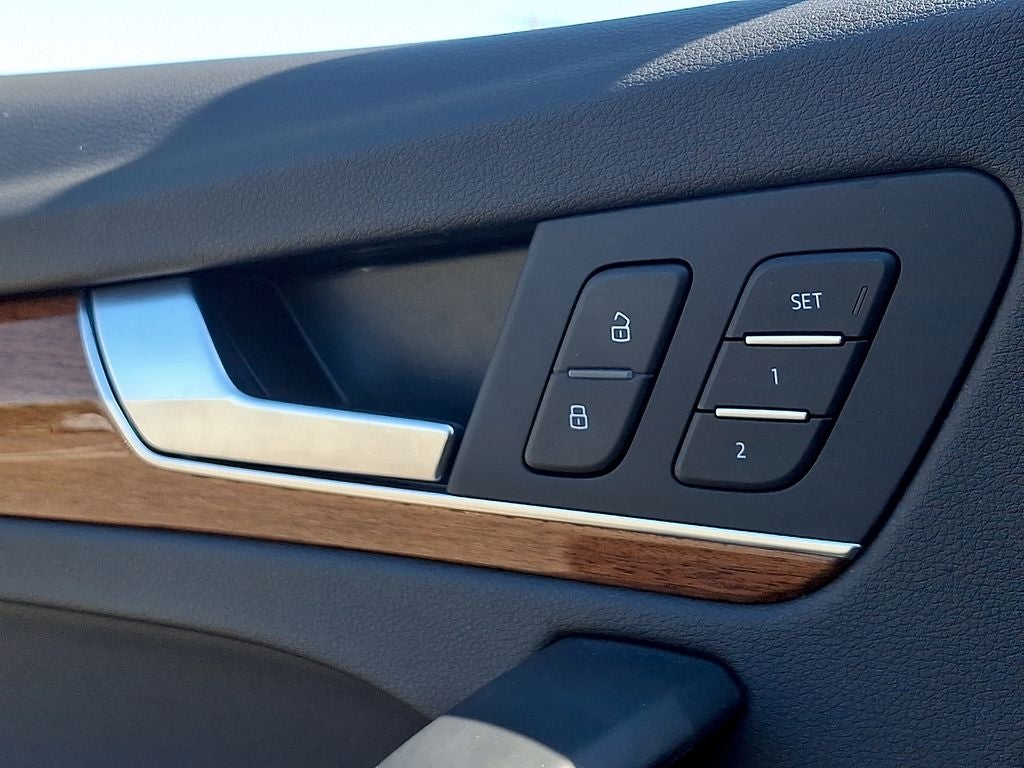 2023 Audi Q5 45 S line Premium quattro