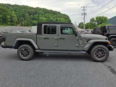 2022 Jeep Gladiator Overland