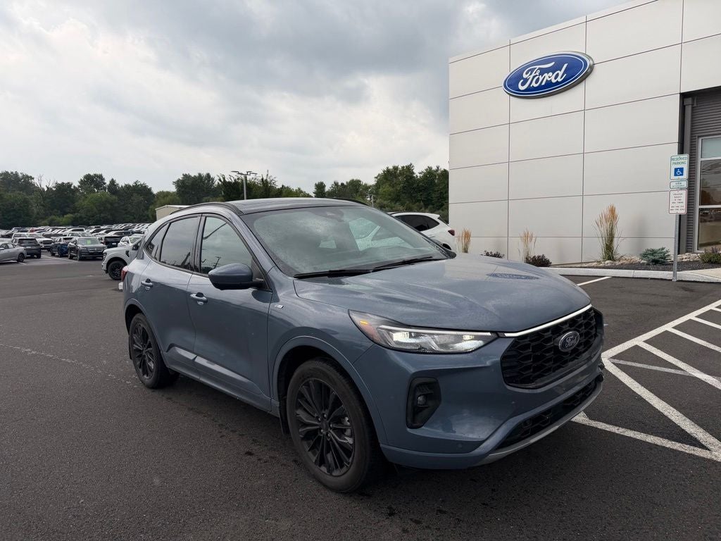 2025 Ford Escape ST-Line Elite