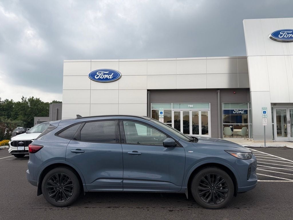 2025 Ford Escape ST-Line Elite