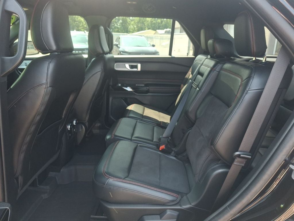 2024 Ford Explorer ST-Line