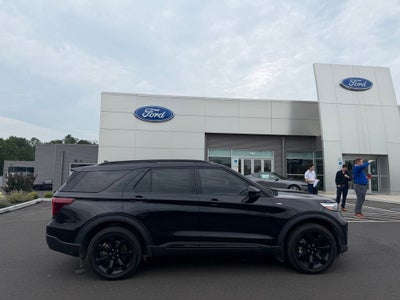 2024 Ford Explorer ST-Line