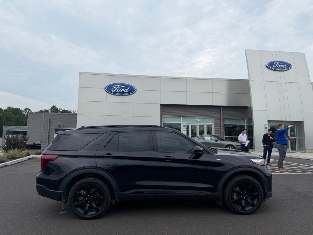 2024 Ford Explorer ST-Line