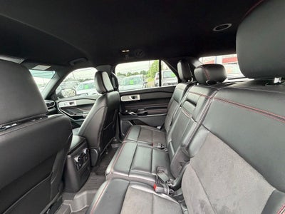2024 Ford Explorer ST-Line