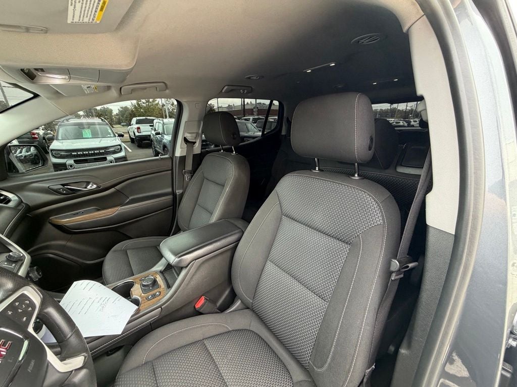 2022 GMC Acadia SLE