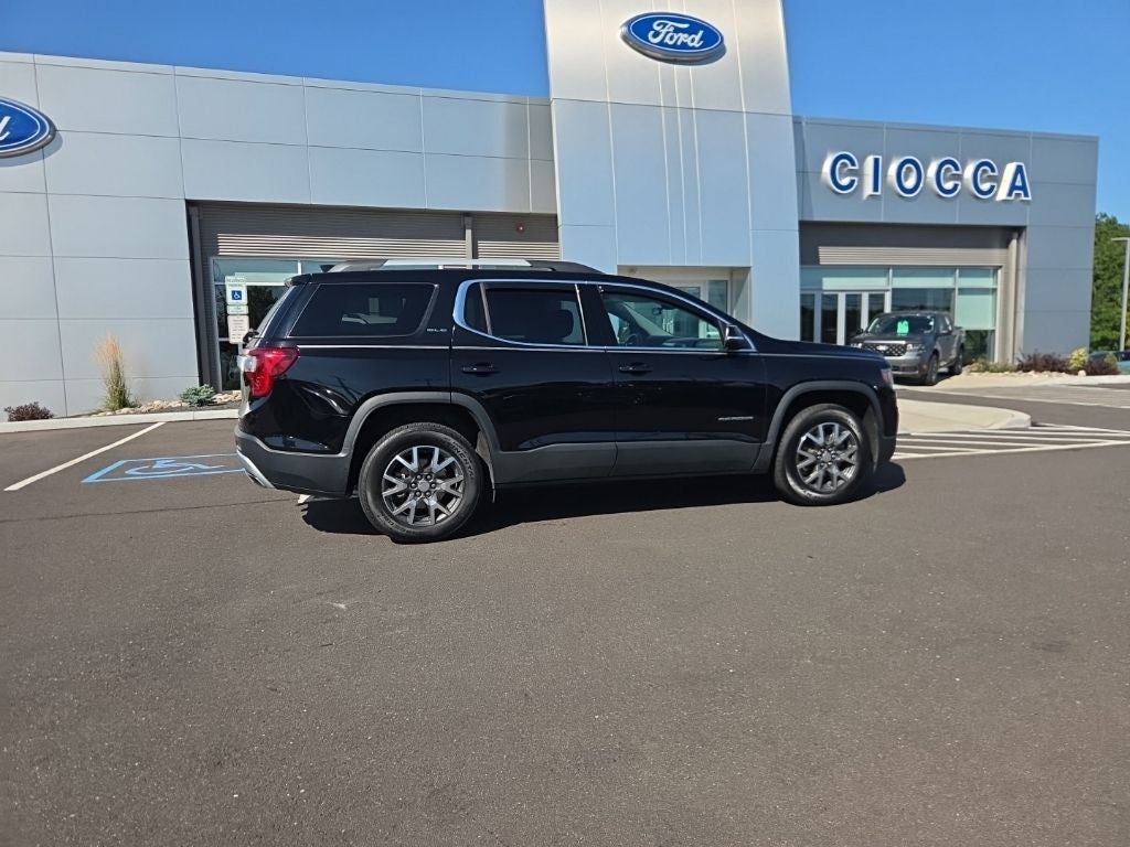 2022 GMC Acadia SLE