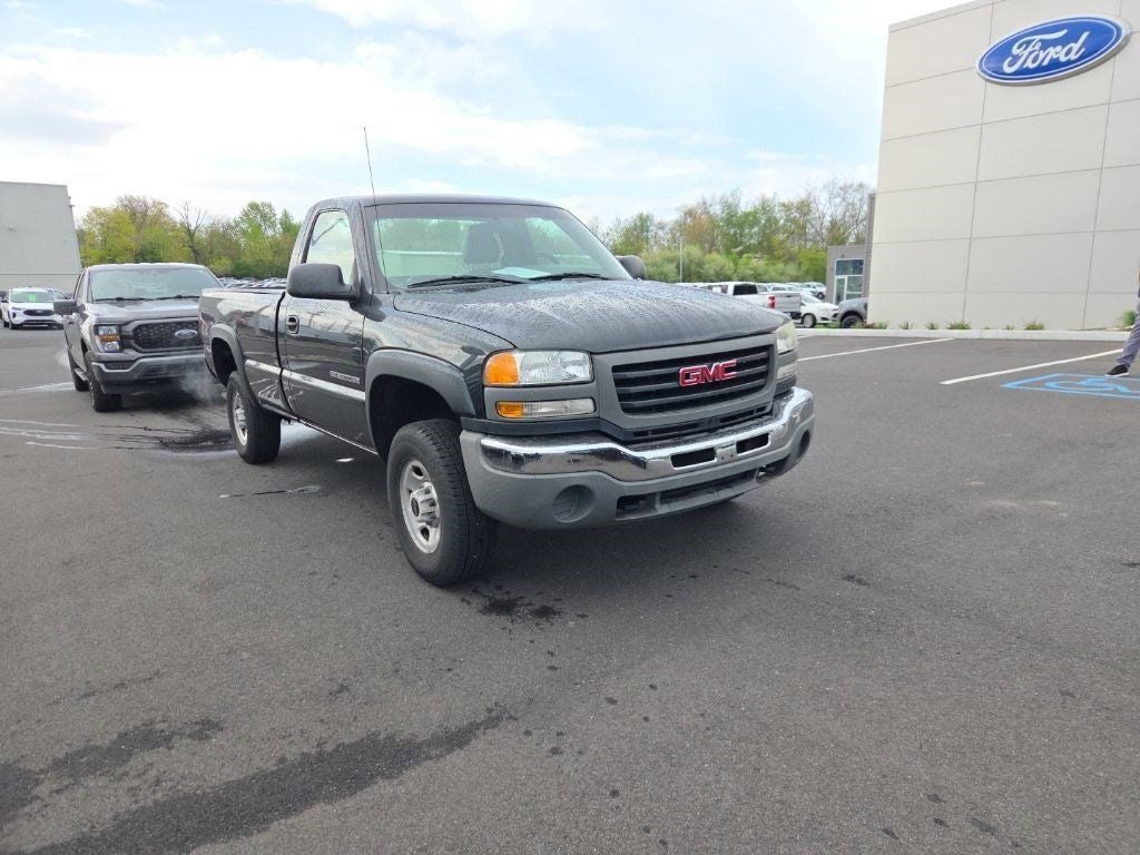 2003 GMC Sierra 2500HD Work Truck 133 WB