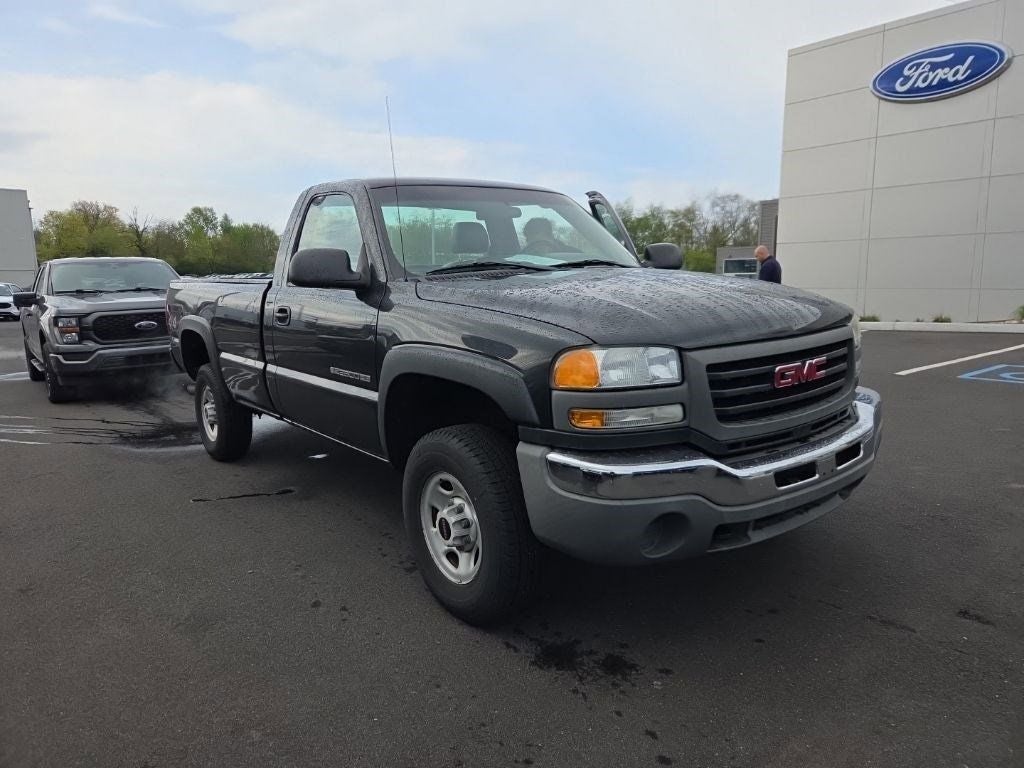 2003 GMC Sierra 2500HD Work Truck 133 WB