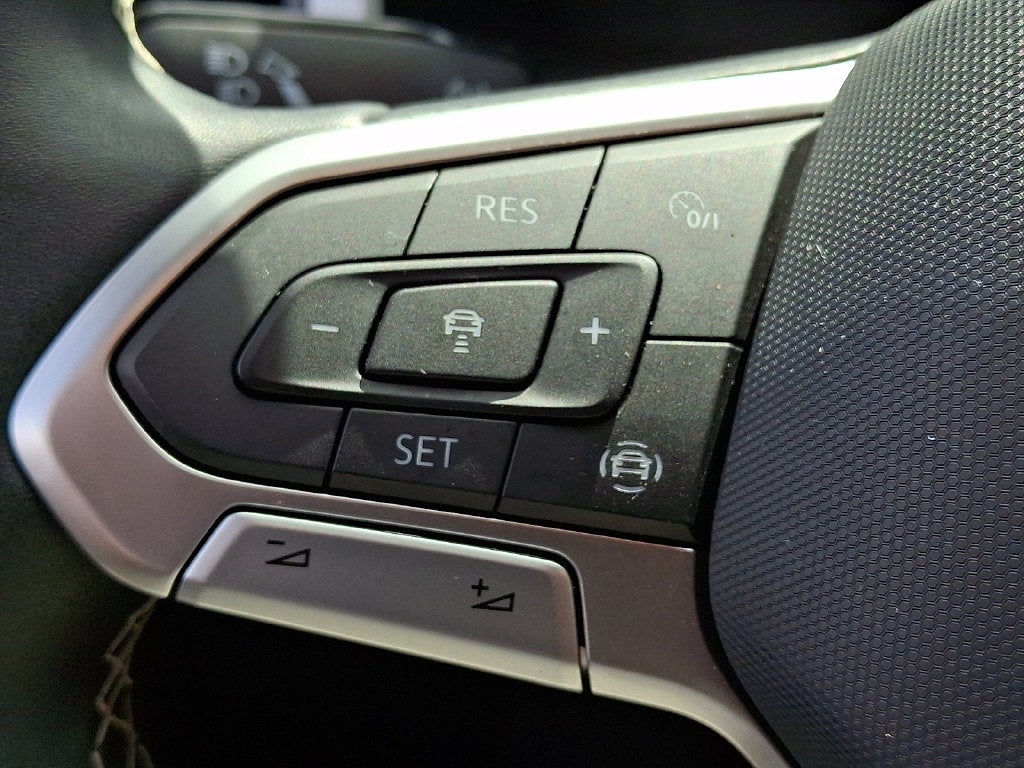 2023 Volkswagen Atlas Cross Sport 2.0T SE w/Technology