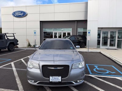 2017 Chrysler 300 C