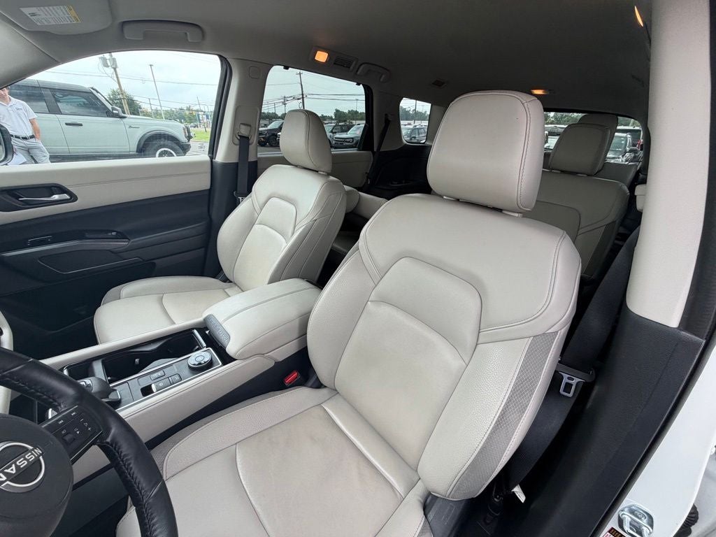 2023 Nissan Pathfinder SL