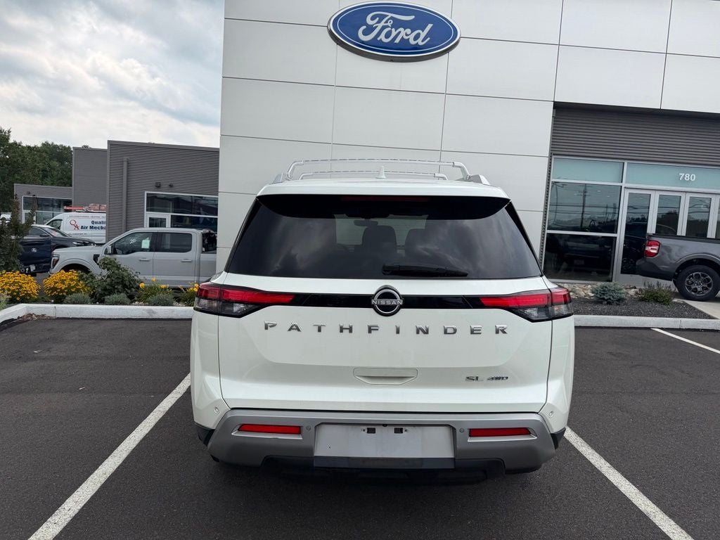 2023 Nissan Pathfinder SL