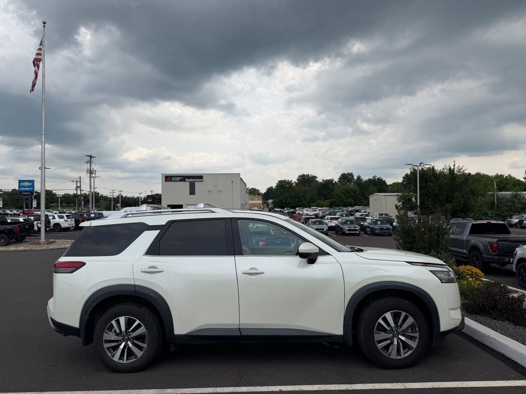 2023 Nissan Pathfinder SL