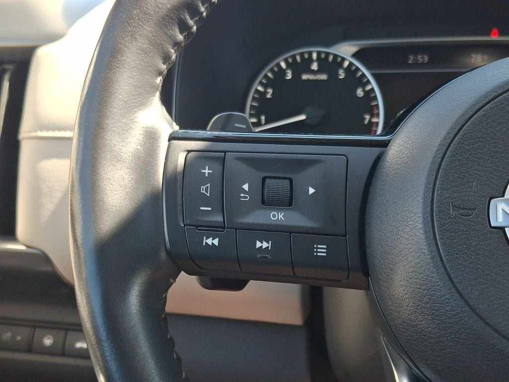 2023 Nissan Pathfinder SL
