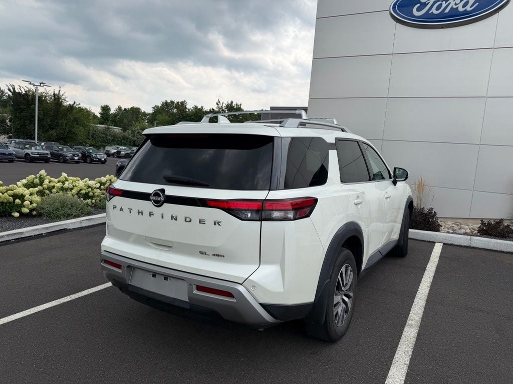 2023 Nissan Pathfinder SL