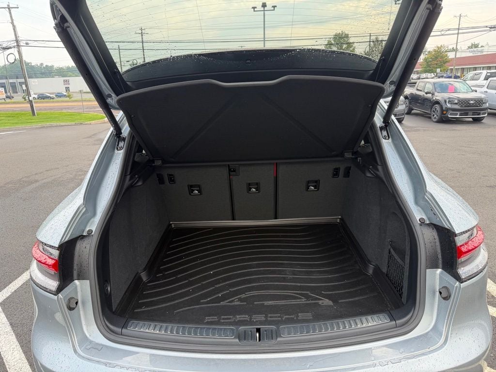 2024 Porsche Macan Base