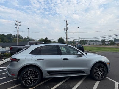 2024 Porsche Macan Base