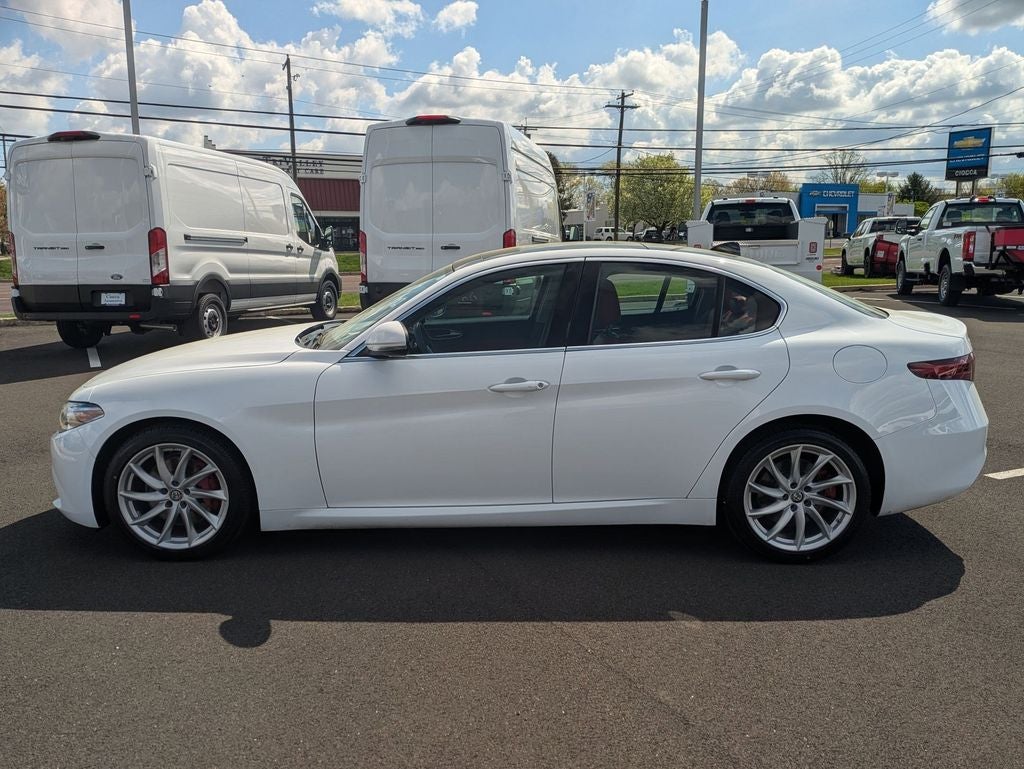 2018 Alfa Romeo Giulia Base