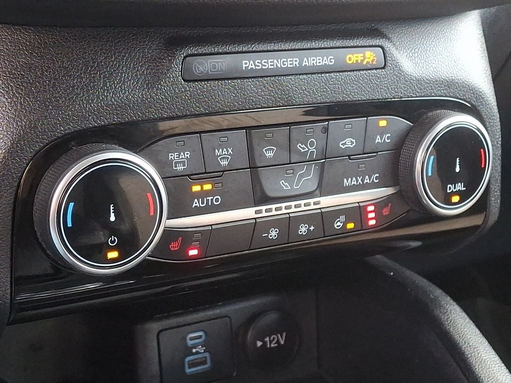 2022 Ford Escape Titanium