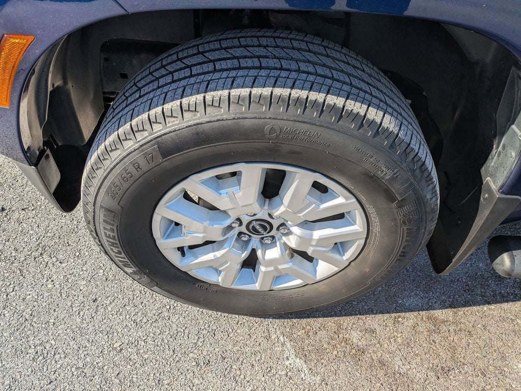 2022 Nissan Frontier SV