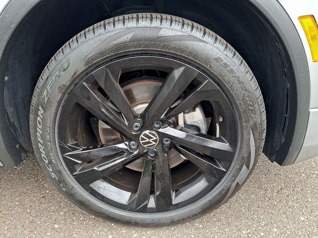 2024 Volkswagen Tiguan 2.0T SE R-Line Black
