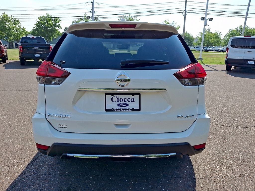 2017 Nissan Rogue SL