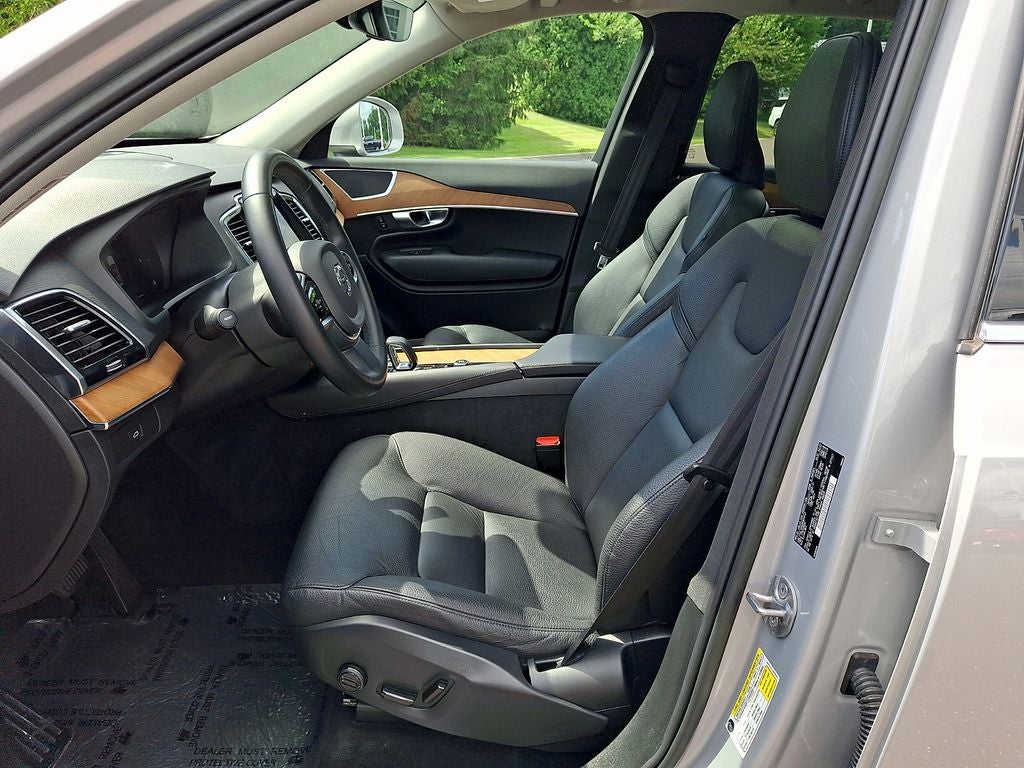 2023 Volvo XC90 B5 Plus
