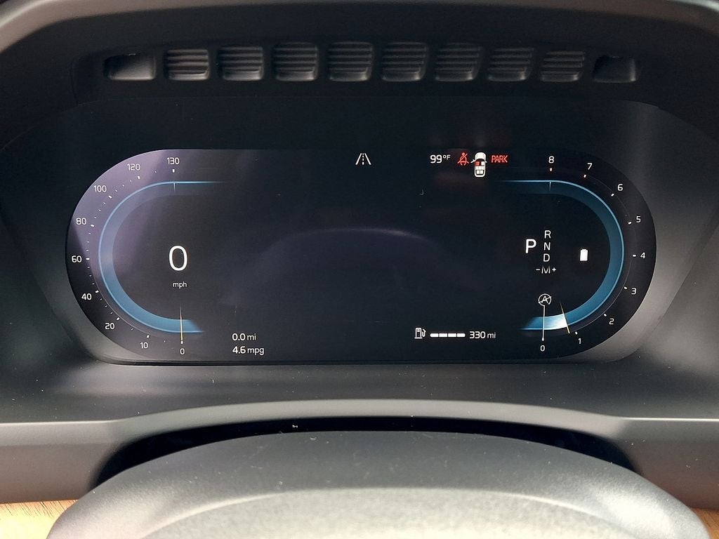 2023 Volvo XC90 B5 Plus