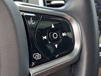 2023 Volvo XC90 B5 Plus