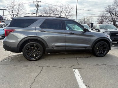 2022 Ford Explorer ST-Line