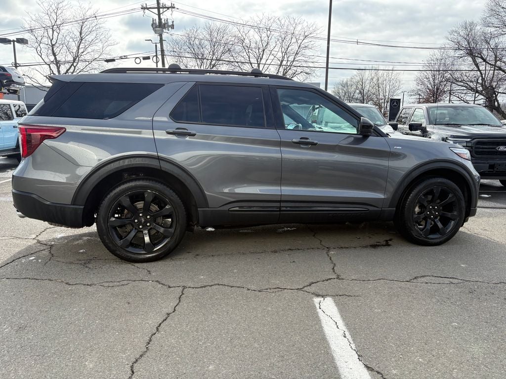 2022 Ford Explorer ST-Line