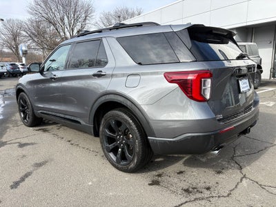 2022 Ford Explorer ST-Line