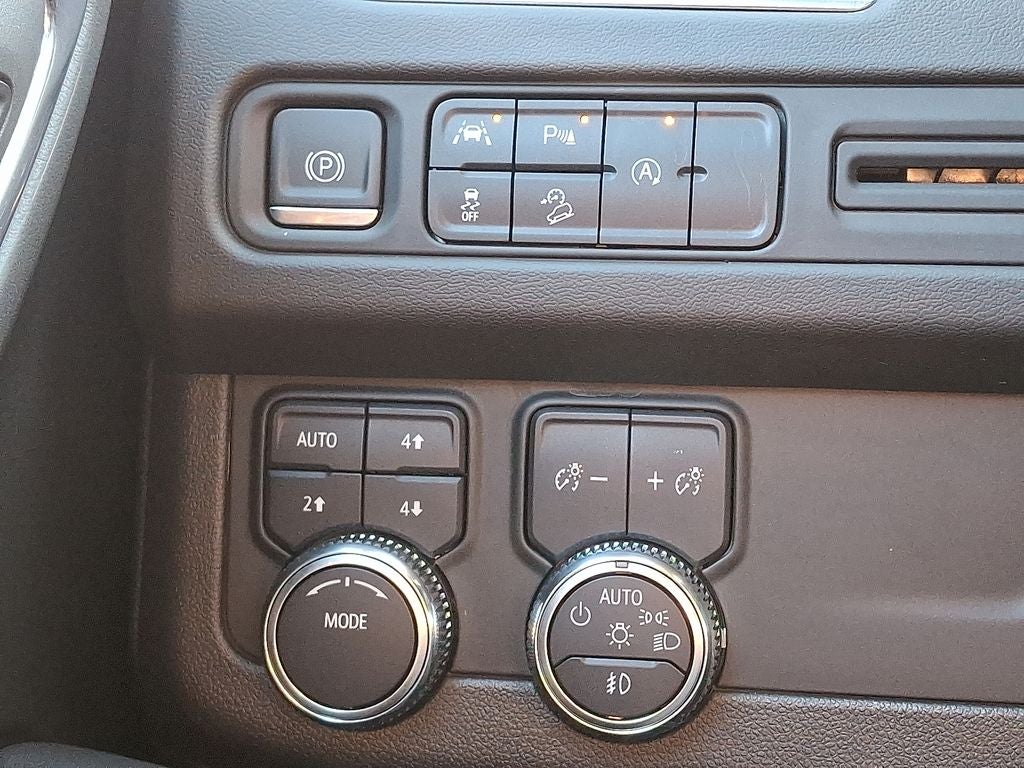 2023 GMC Yukon XL AT4