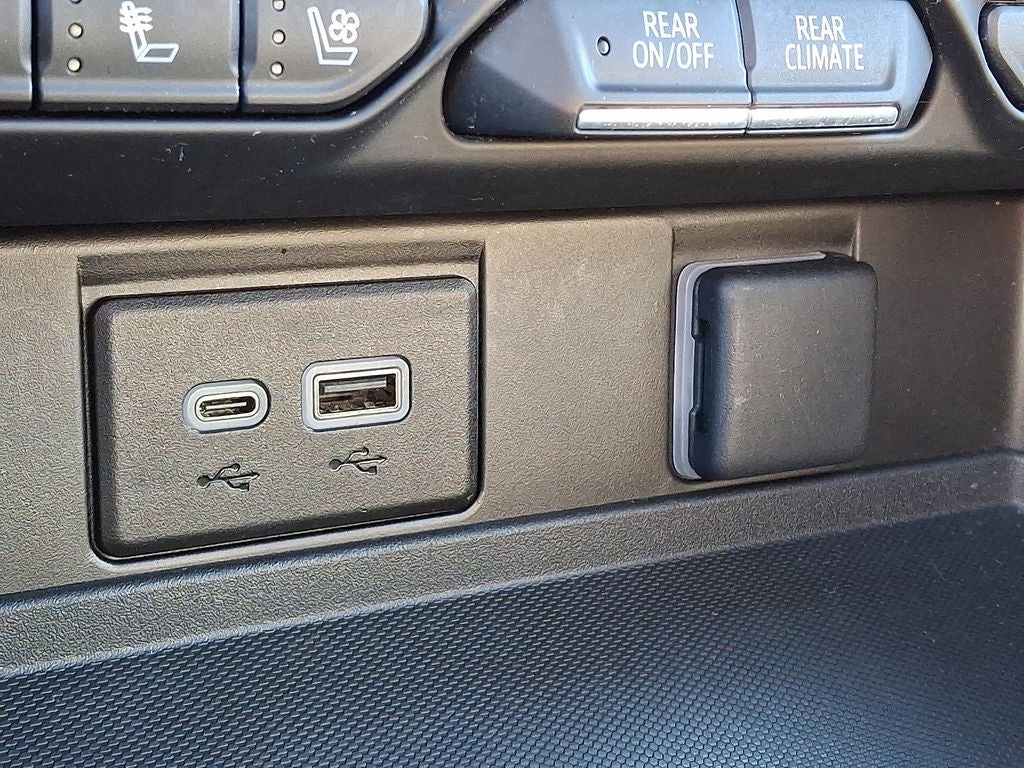 2023 GMC Yukon XL AT4