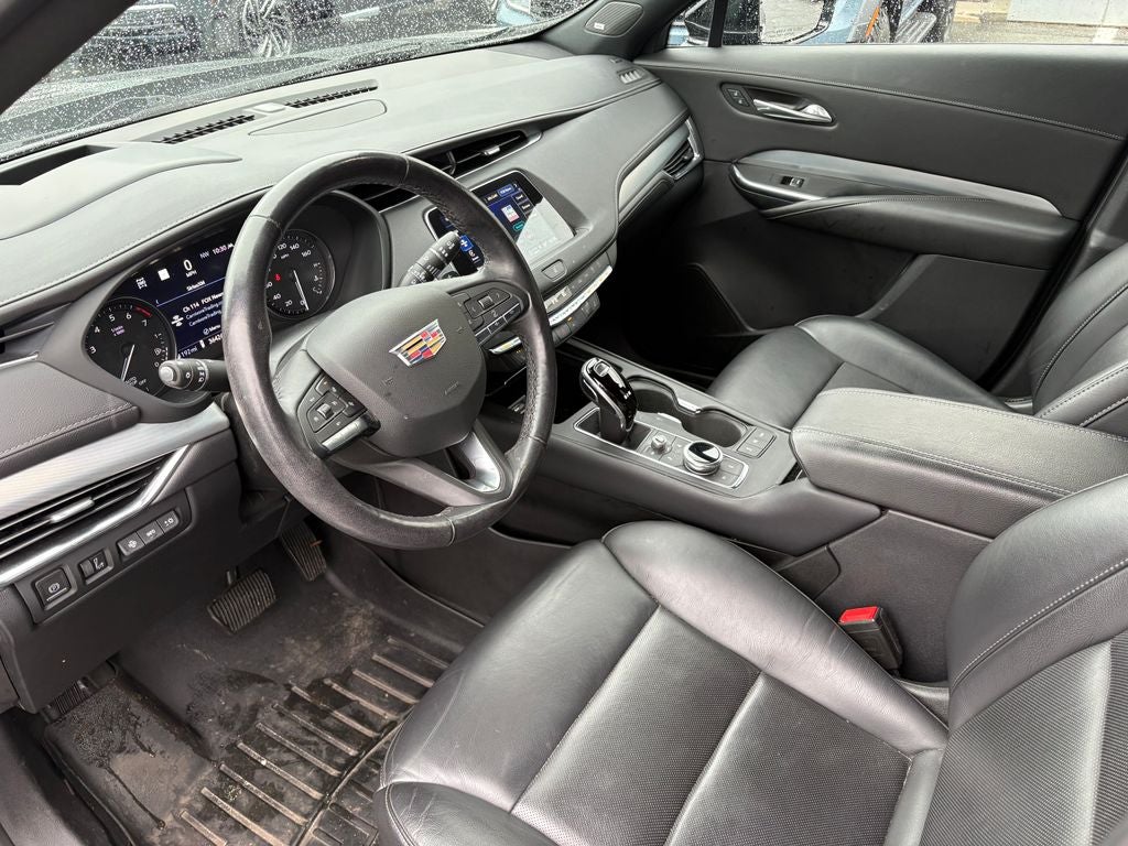 2022 Cadillac XT4 Premium Luxury