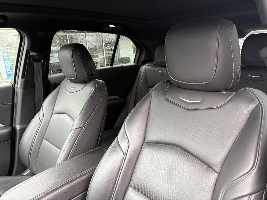 2022 Cadillac XT4 Premium Luxury