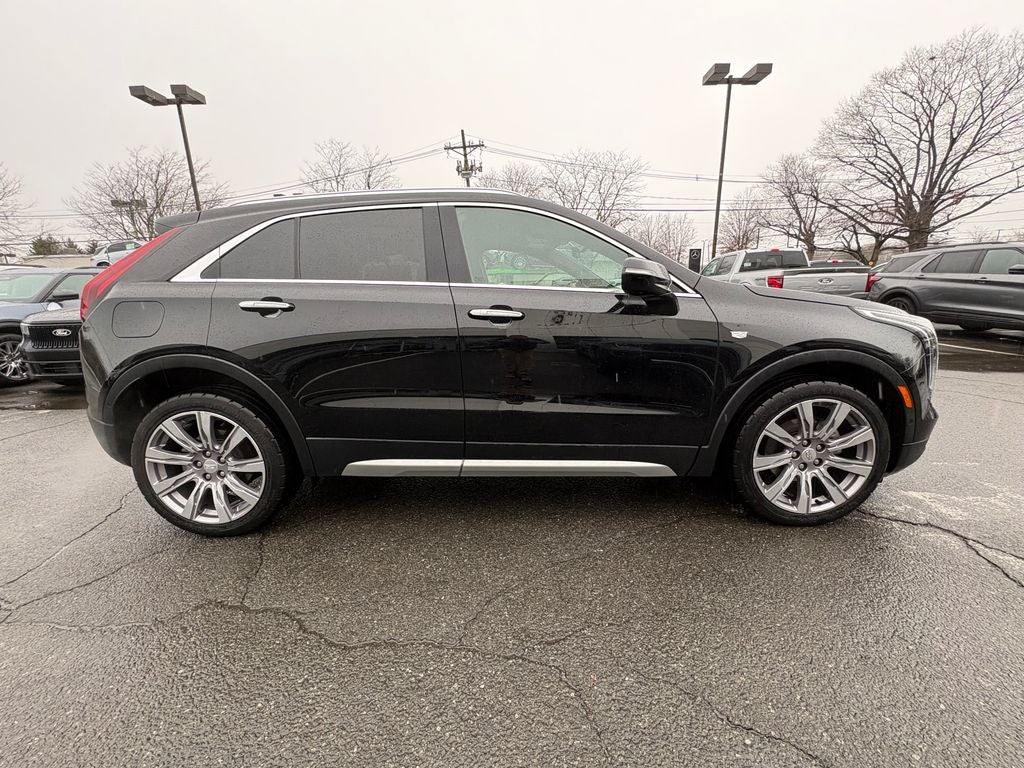 2022 Cadillac XT4 Premium Luxury