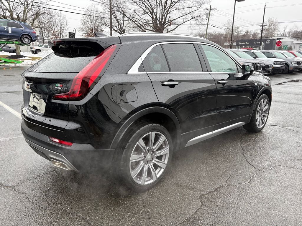 2022 Cadillac XT4 Premium Luxury