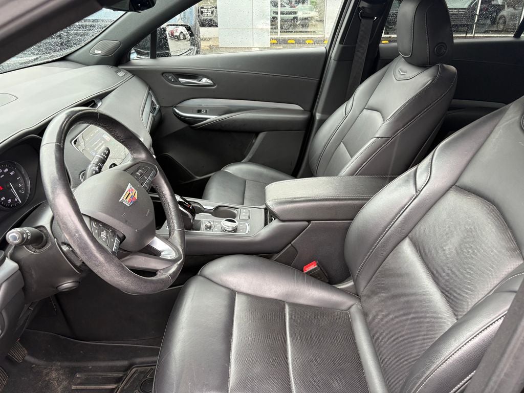 2022 Cadillac XT4 Premium Luxury