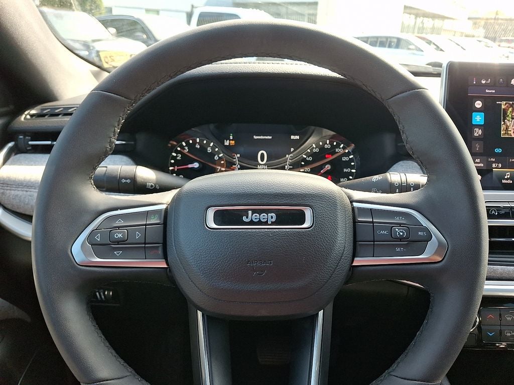 2023 Jeep Compass Latitude Lux