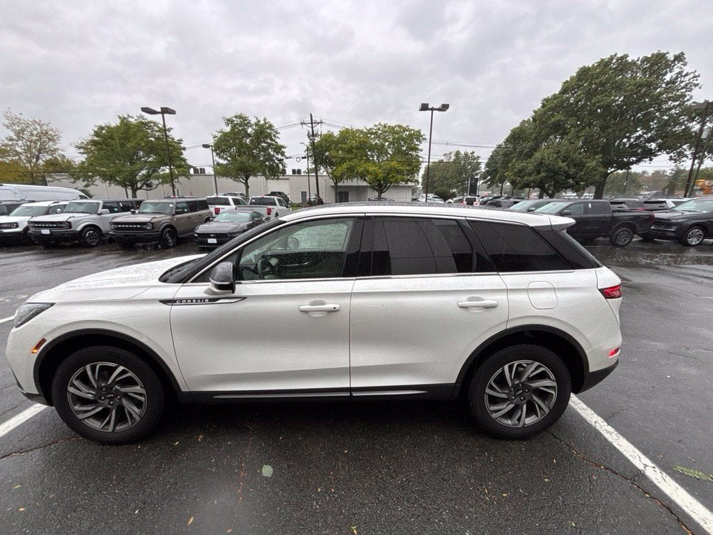 2023 Lincoln Corsair Standard