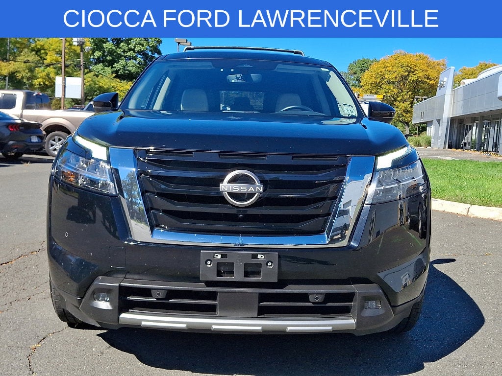 2023 Nissan Pathfinder SL